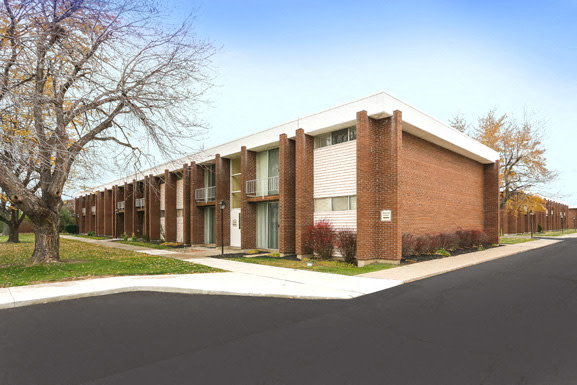 Amherst Manor Image 1