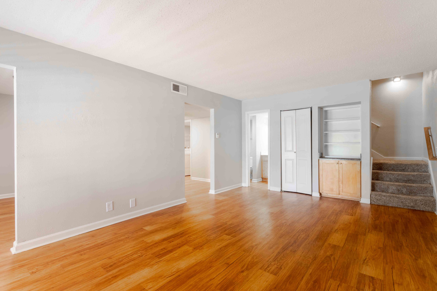865 Bellevue Image 35