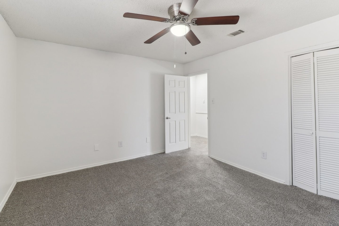 Hampton Townhomes Image 14