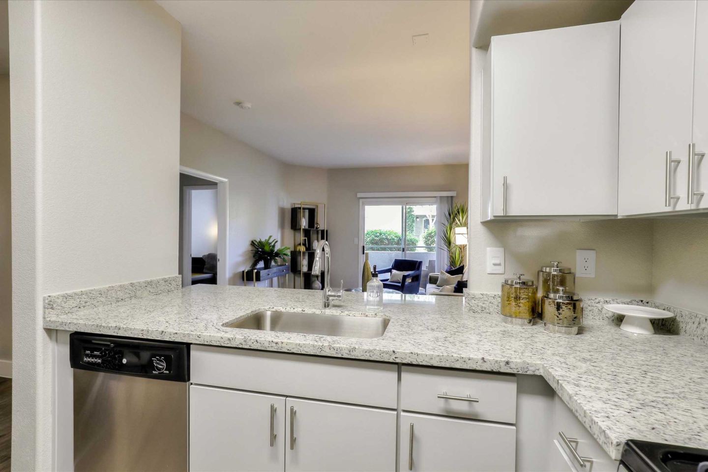 South Valley Ranch Apartments Image 36