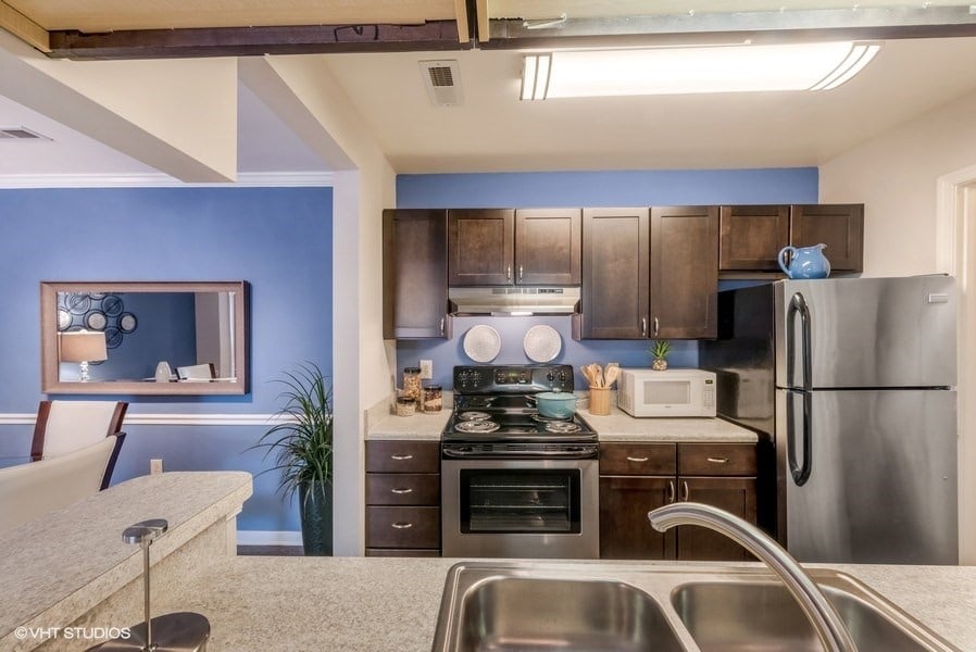 Brittany Commons Apartments Image 6
