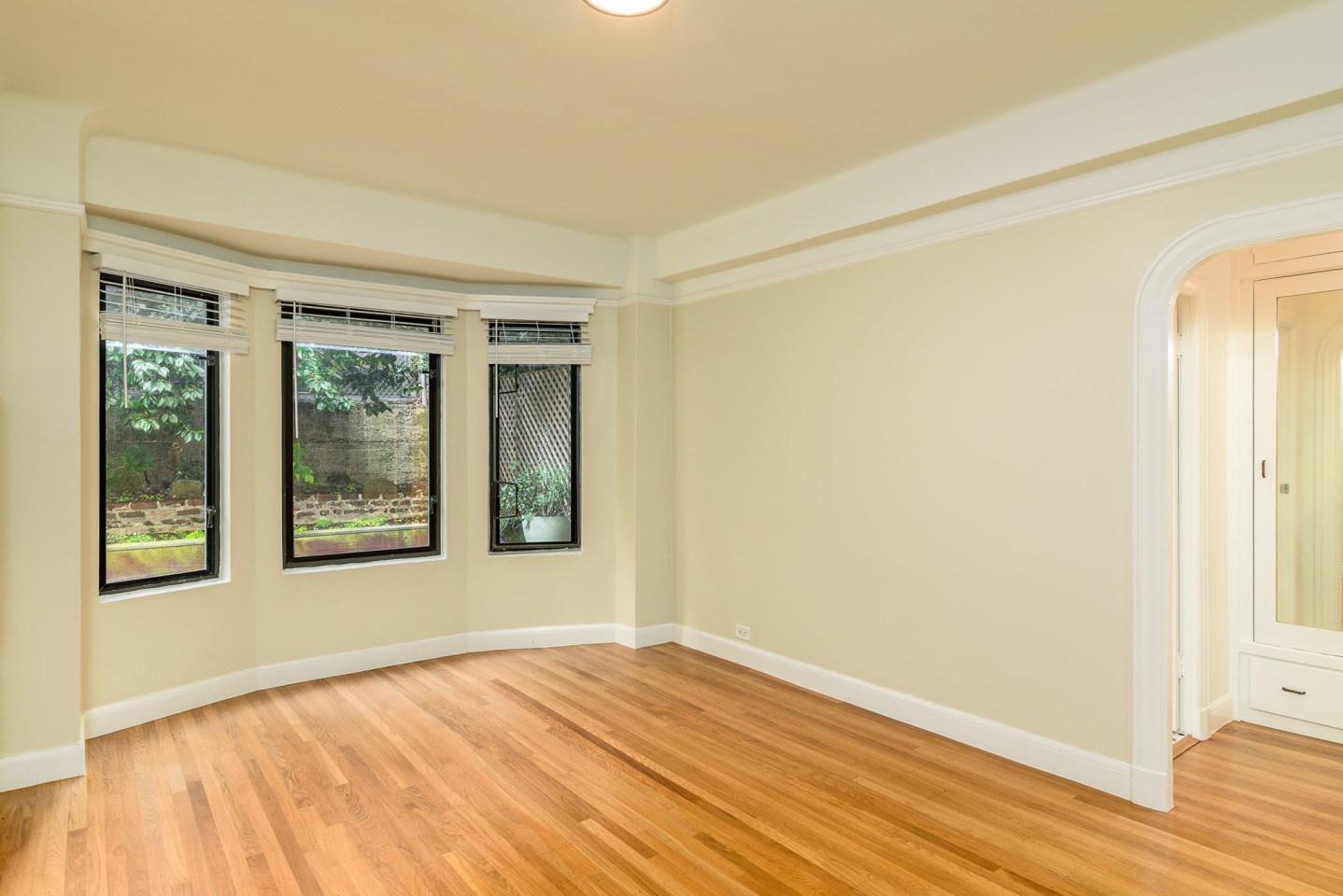 2275 BROADWAY Street Image 7