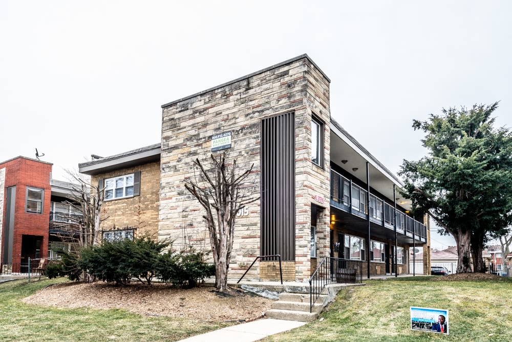 5015 W Jackson Blvd Image 1