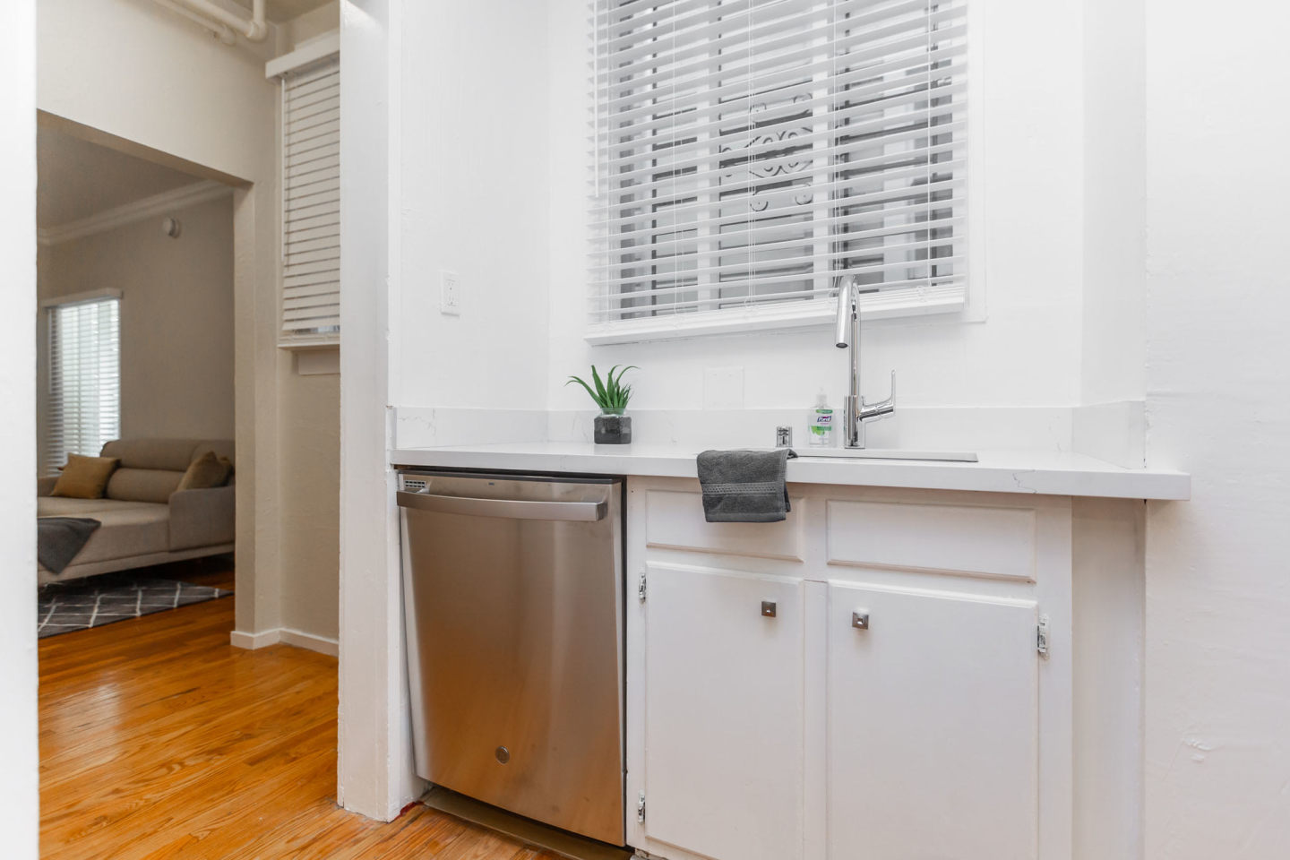 1624 Sacramento Street Image 6