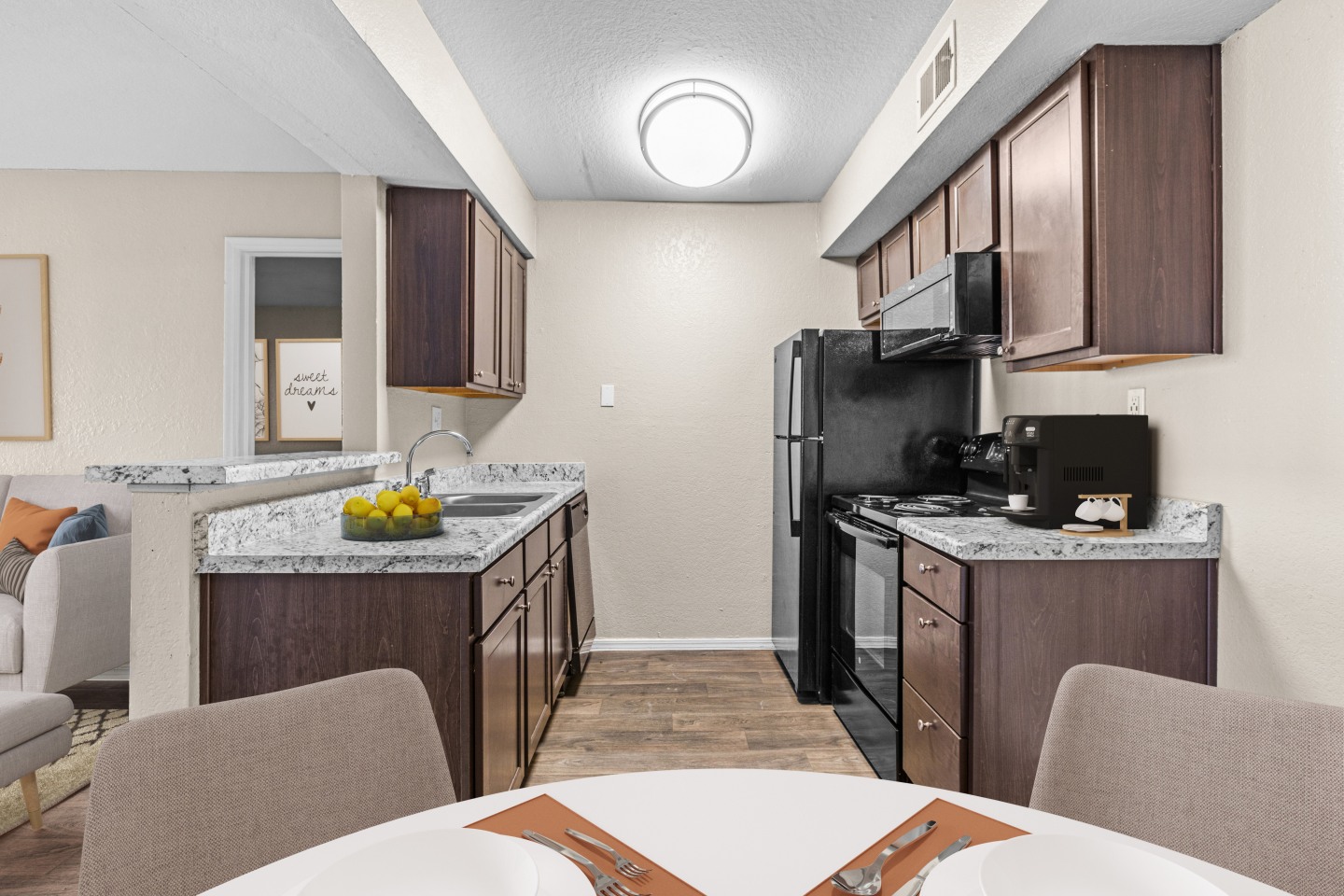 Silver Springs Apartments Image 4
