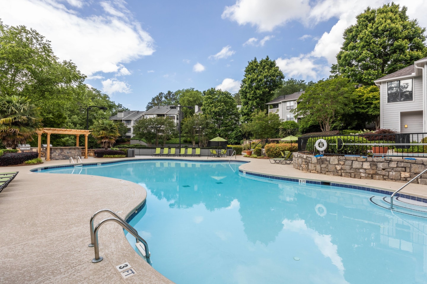 The Pointe at Canyon Ridge Apartments Image 12
