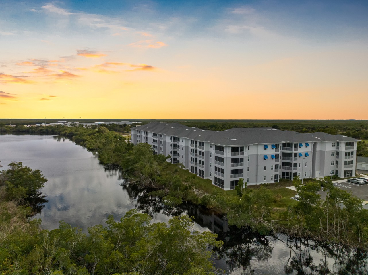 MainSail Apartments Marco Shores Image 1
