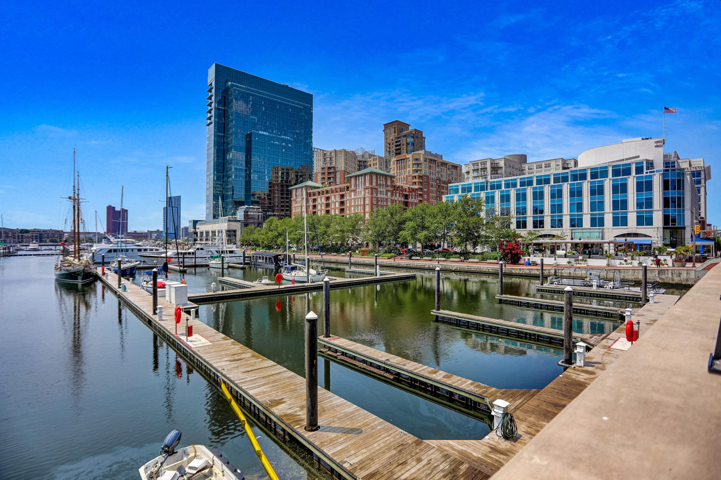 1305 Dock Street Image 20