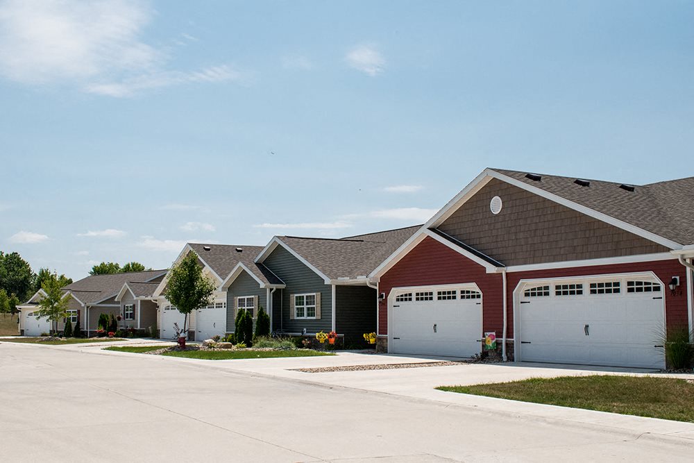 Redwood North Ridgeville Meadow Lakes Blvd Image 3