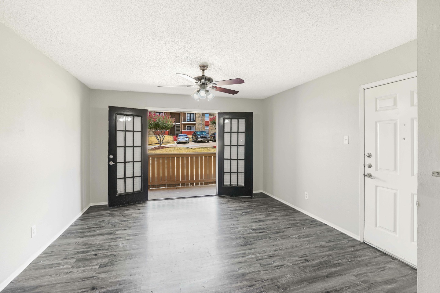 Marine Creek Apartments Image 11
