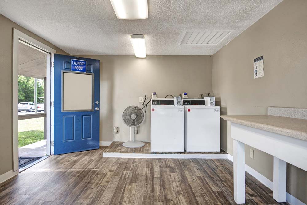 Applewood Apartments Image 13