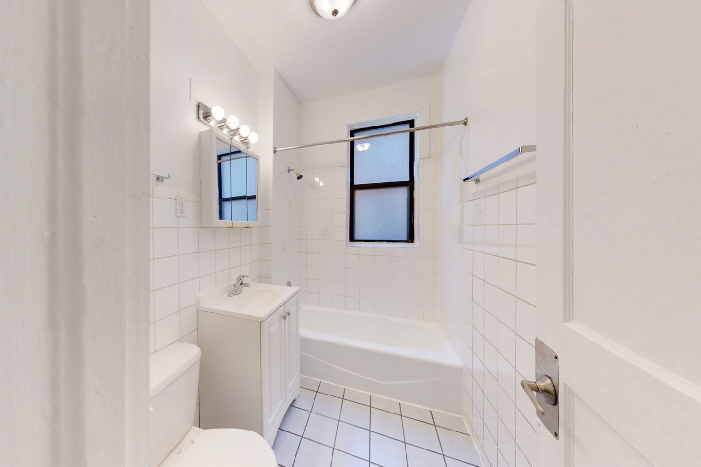 1018 E. 54th Street Image 8