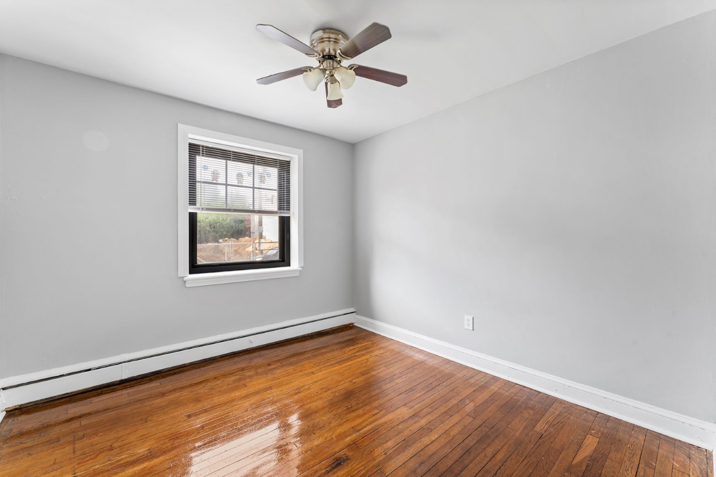 Girard court Image 10