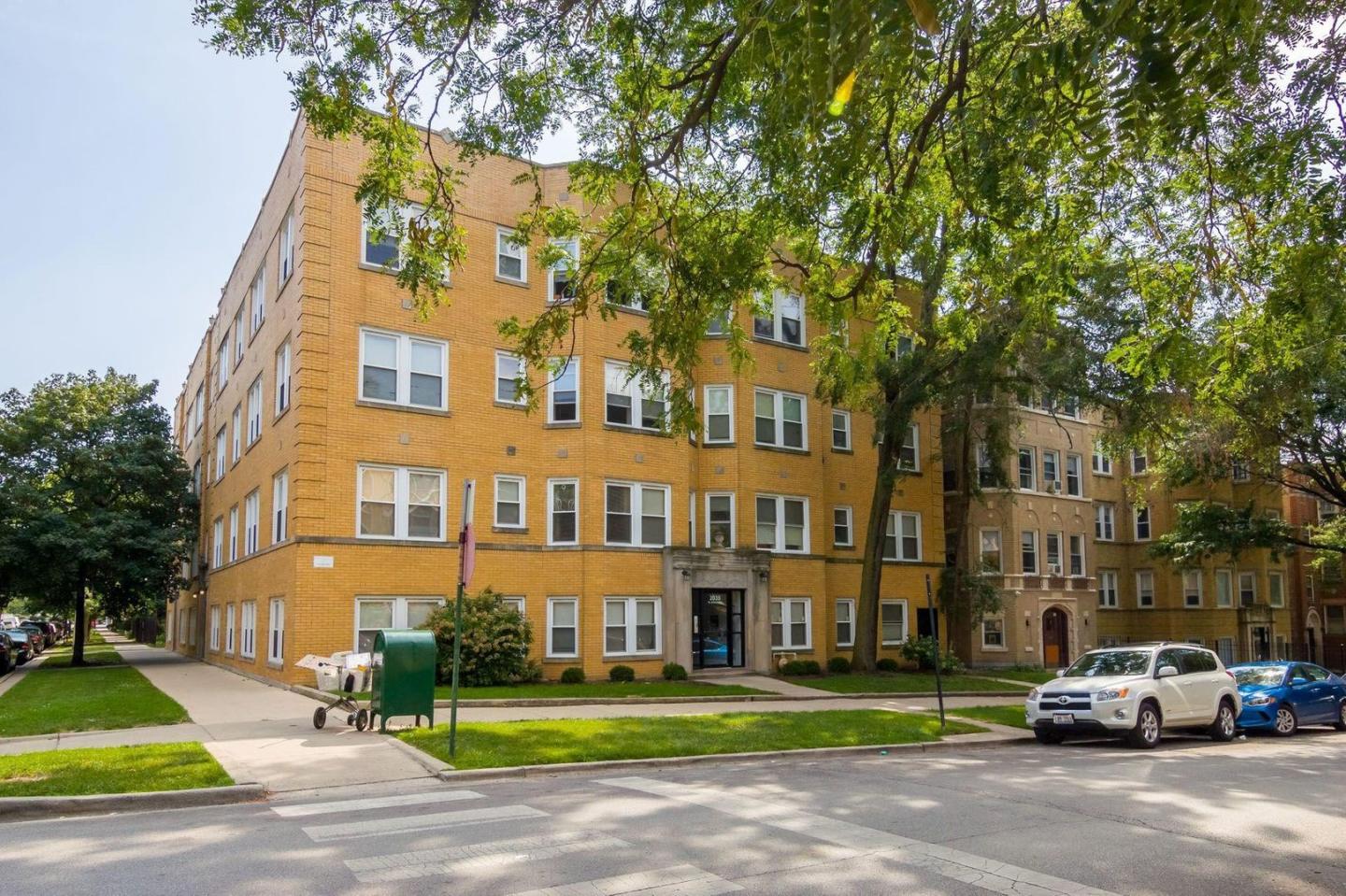 2035 West Arthur Avenue Image 1