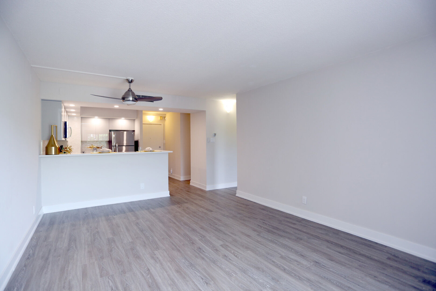 Plaza Apartments Image 28