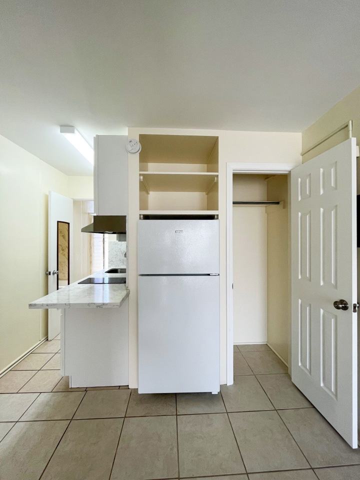 1315 Heulu Apartments Image 6