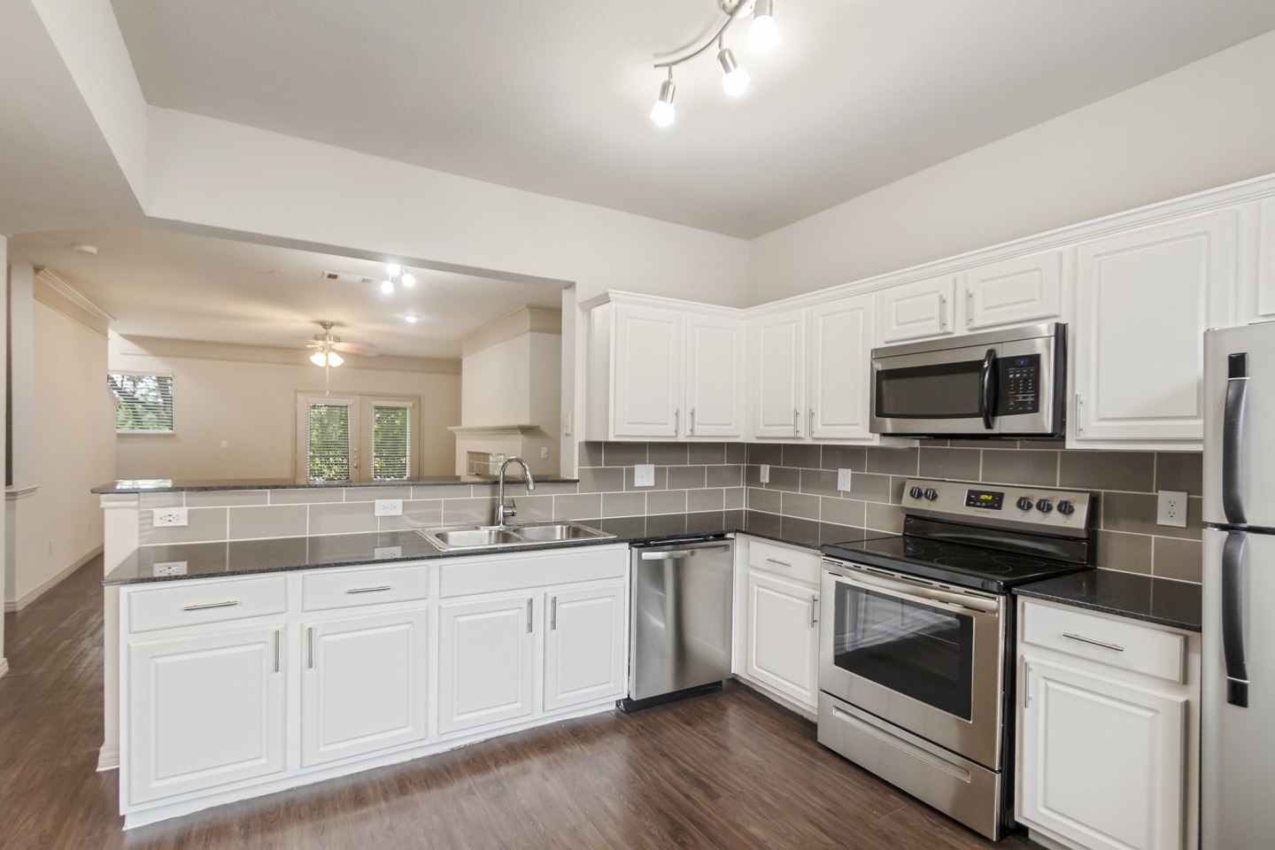 The Brownstones Townhome Apartments Image 9
