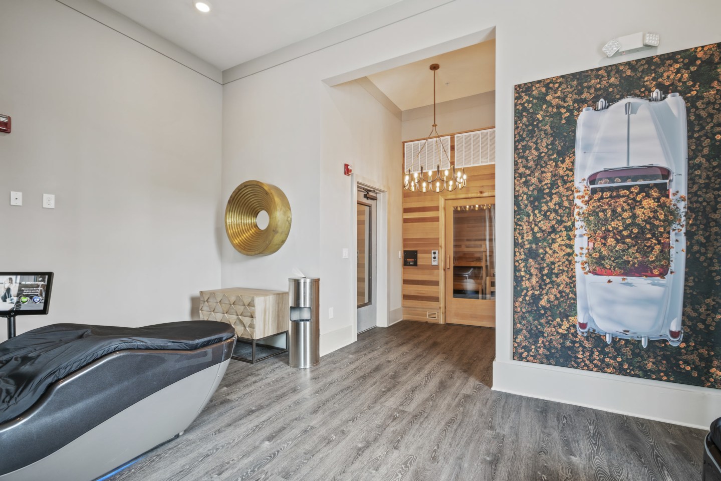 Mirrorton Apartments Image 17