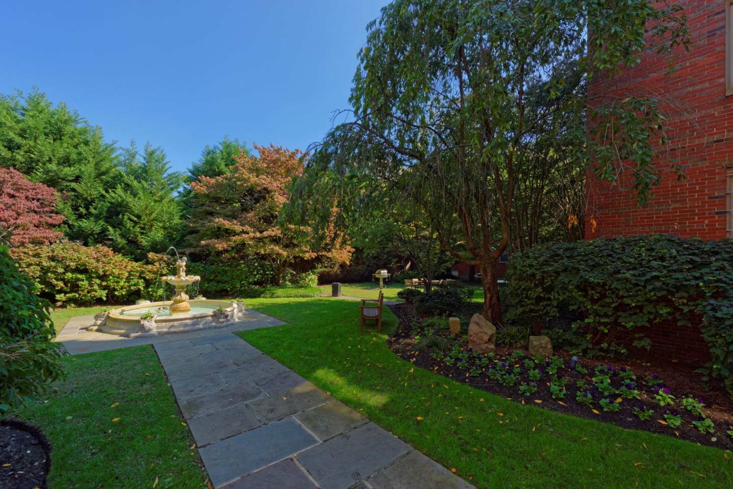 Cathedral Mansions Image 16