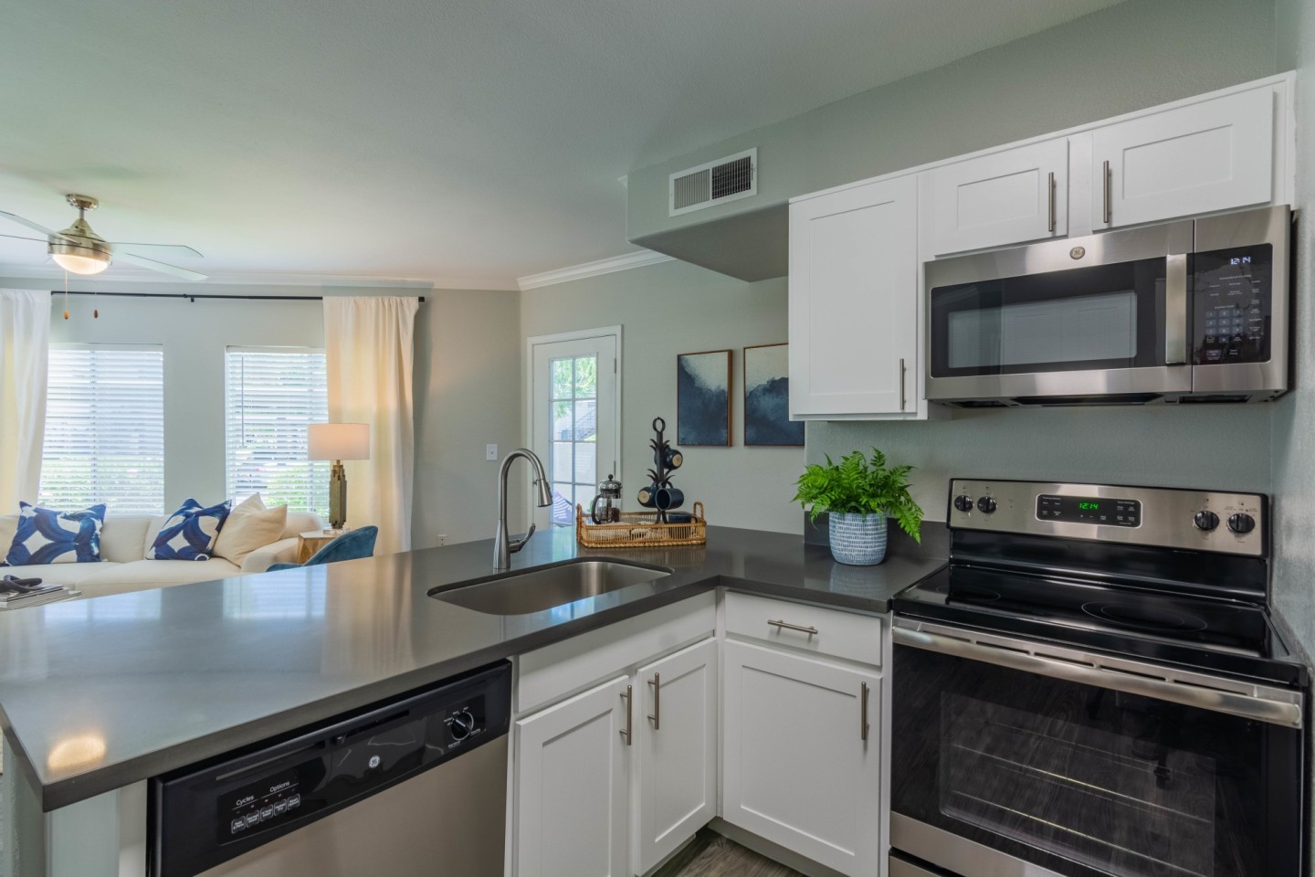 Allegro Apartments Image 3