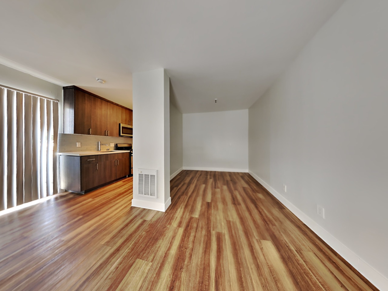 425 East 18th Image 6