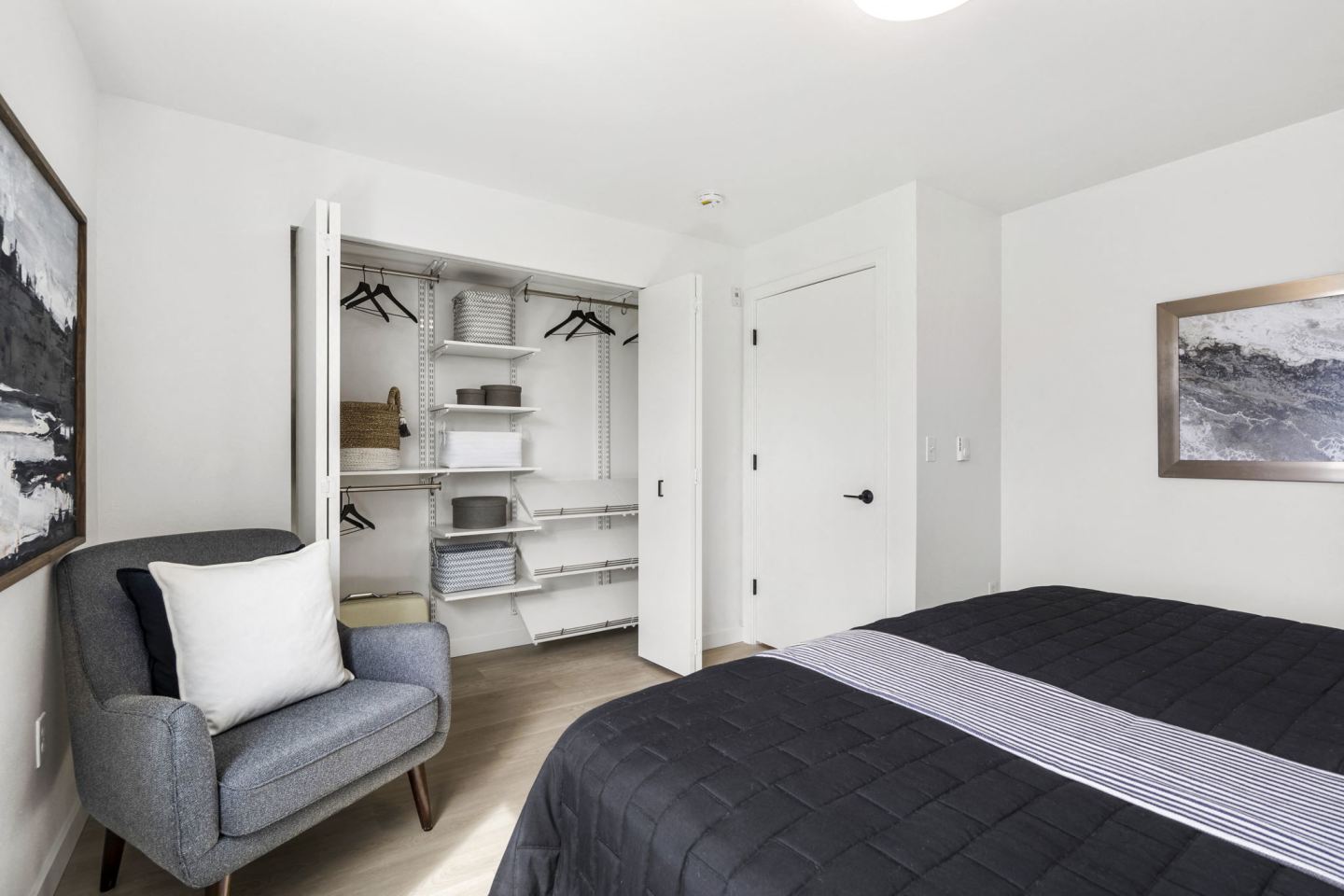Thea Apartments Image 13