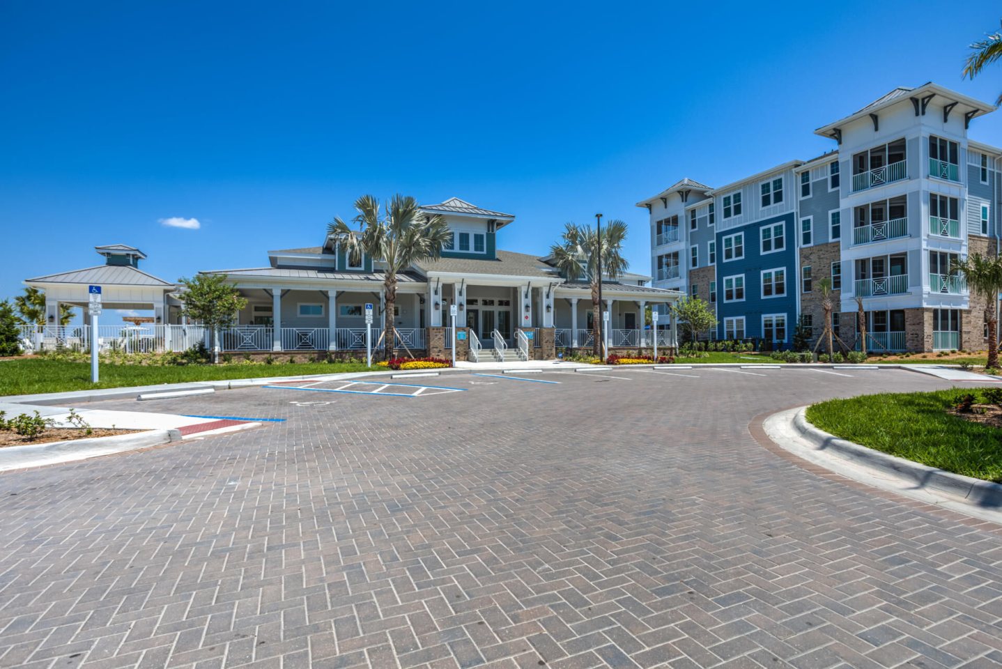 Lakeside Walk Image 16