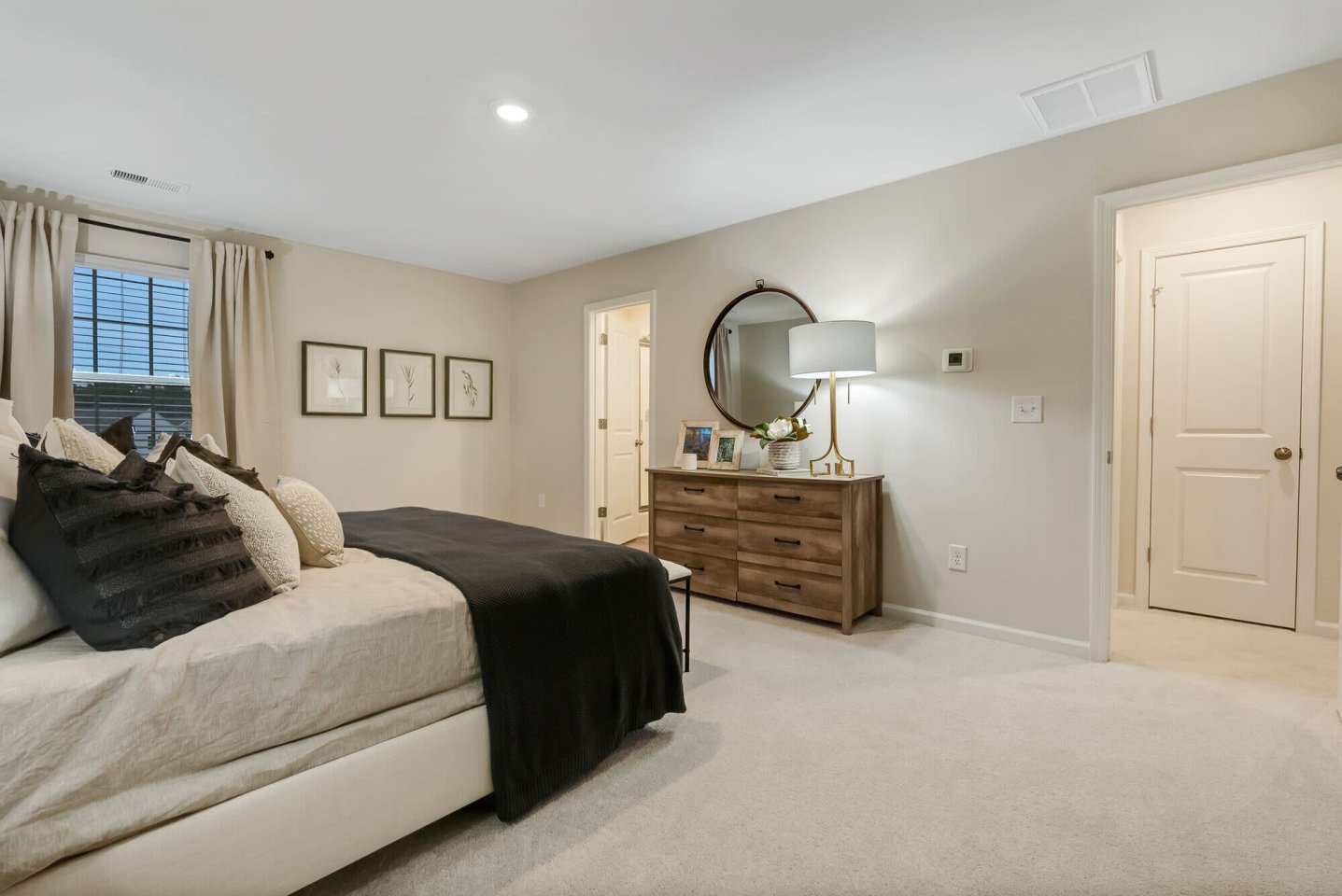 L'Attitude 34 Greenville Image 19