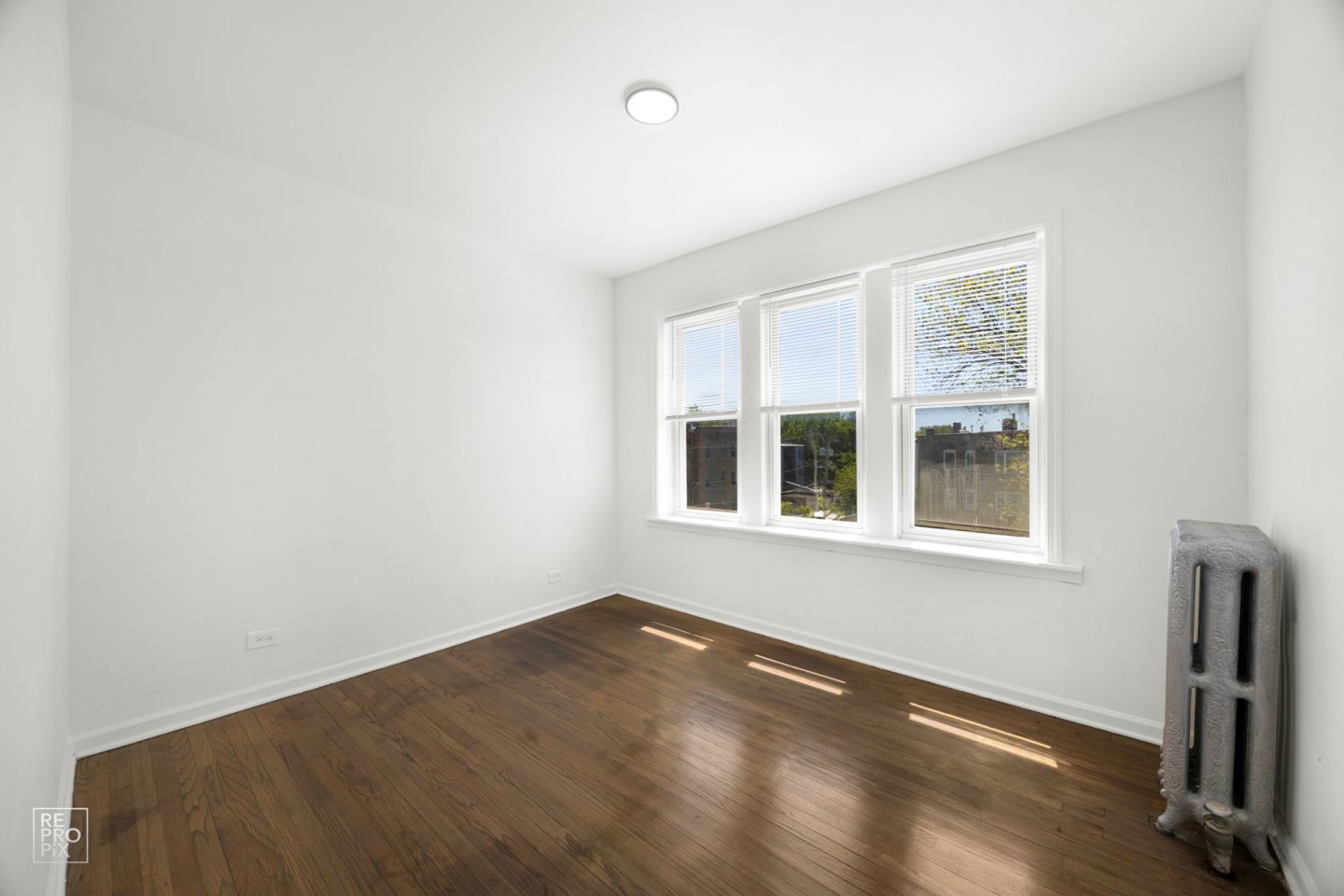 8159 S Drexel Ave Image 5