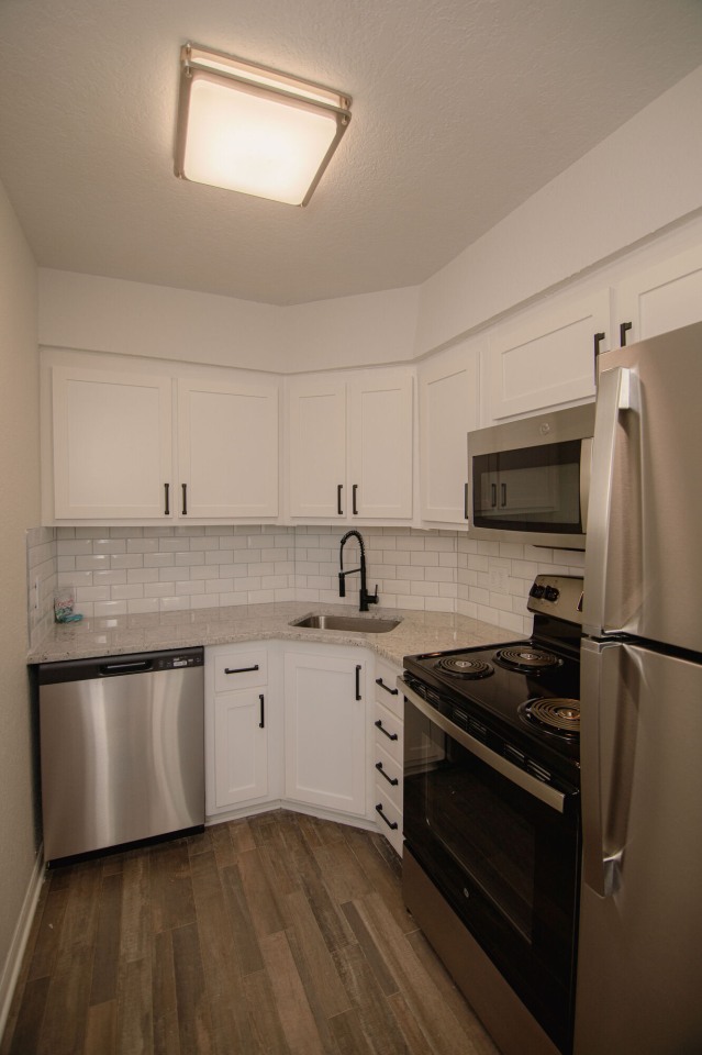 The Laurels Apartment Homes Image 8