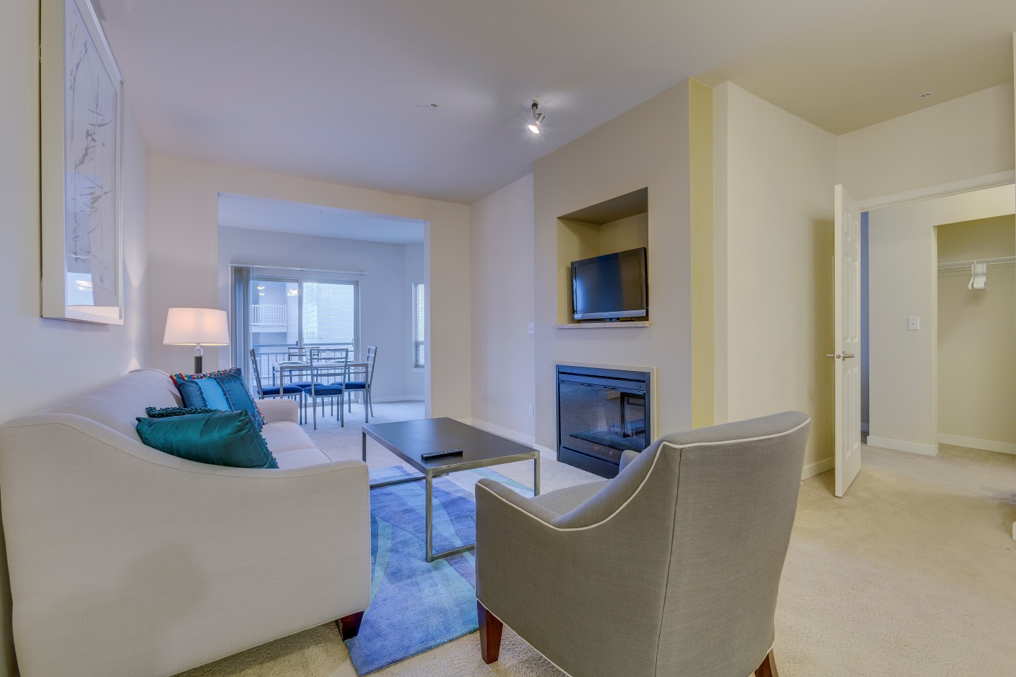 Avion Apartments Image 7
