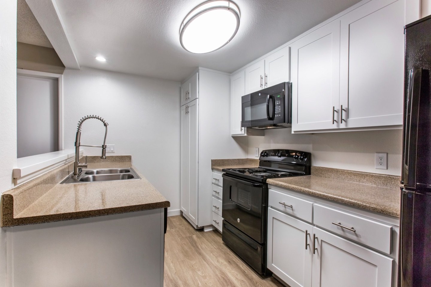 Pacific Pointe Image 16