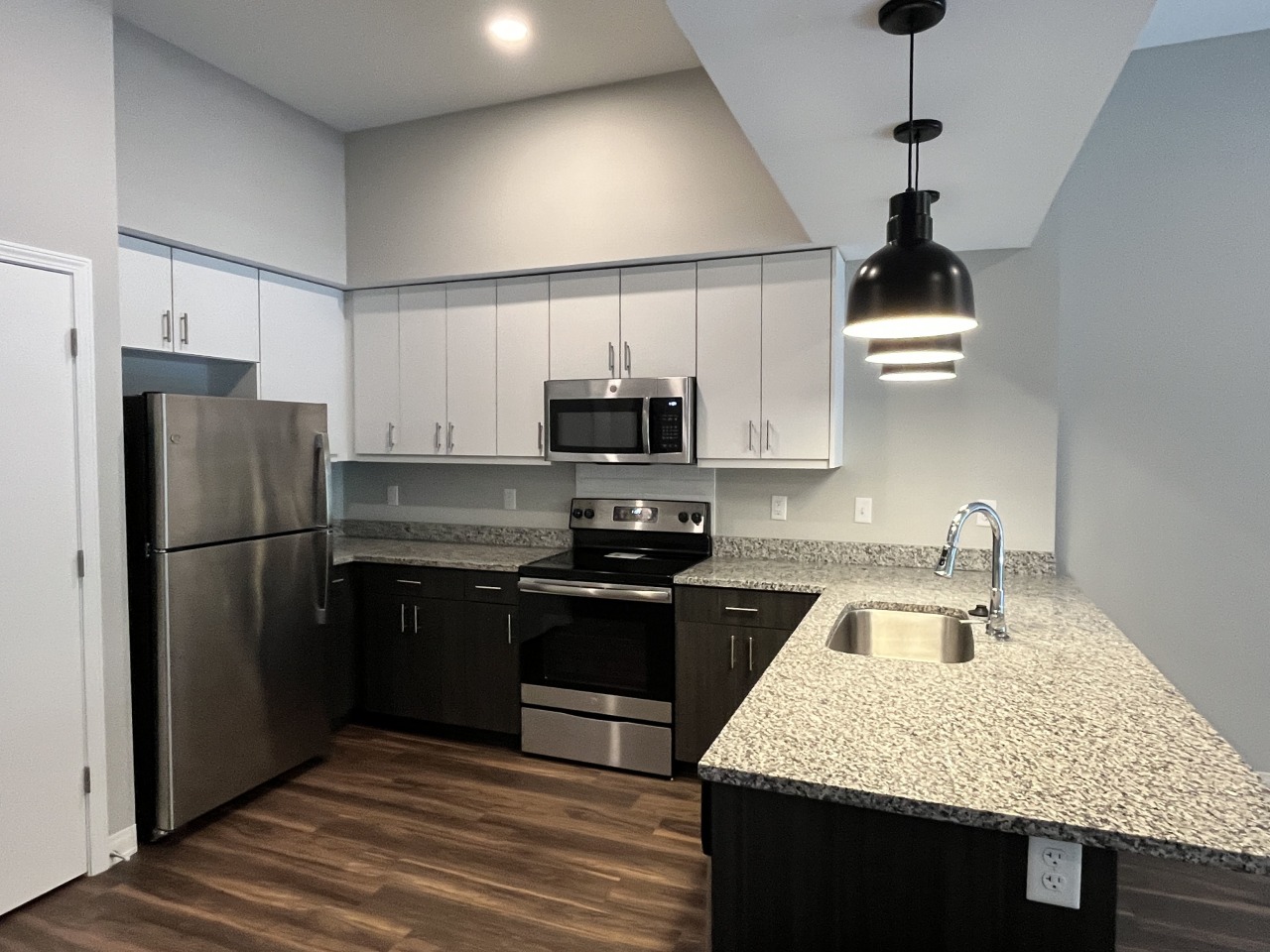 Blvd 64 Apartments Image 1