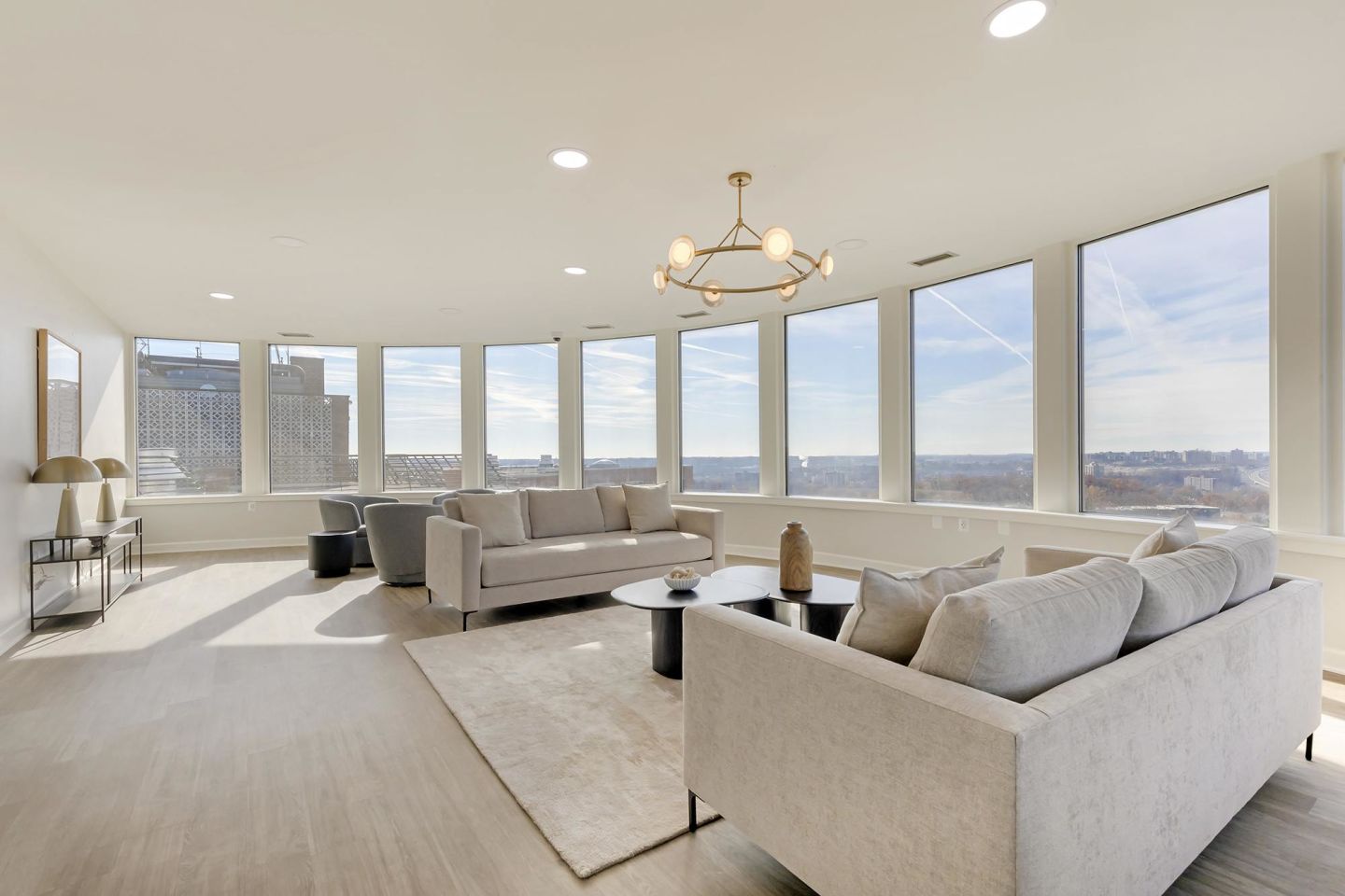 Seminary Towers Apartments Image 12