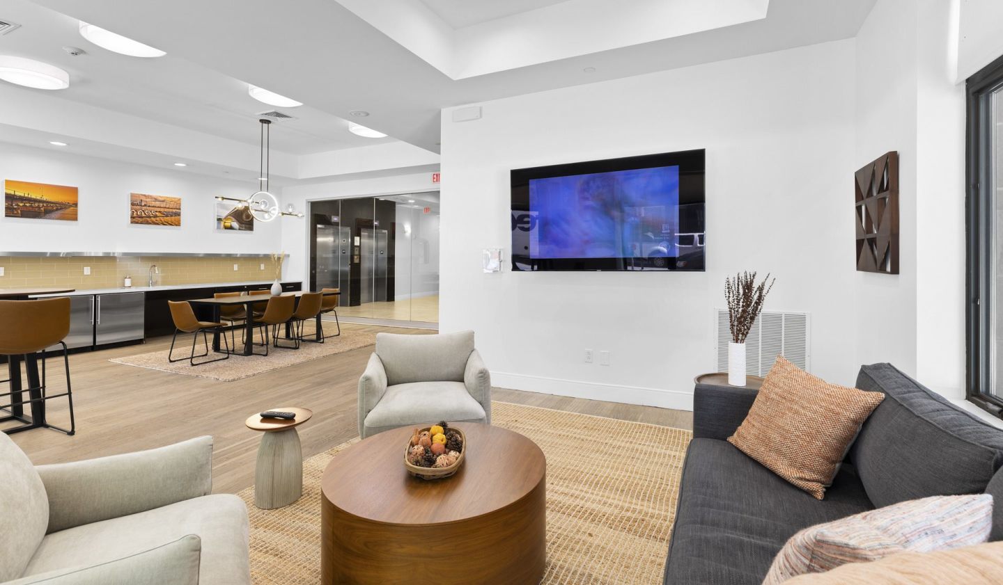 Axiom Apartment Homes Image 20
