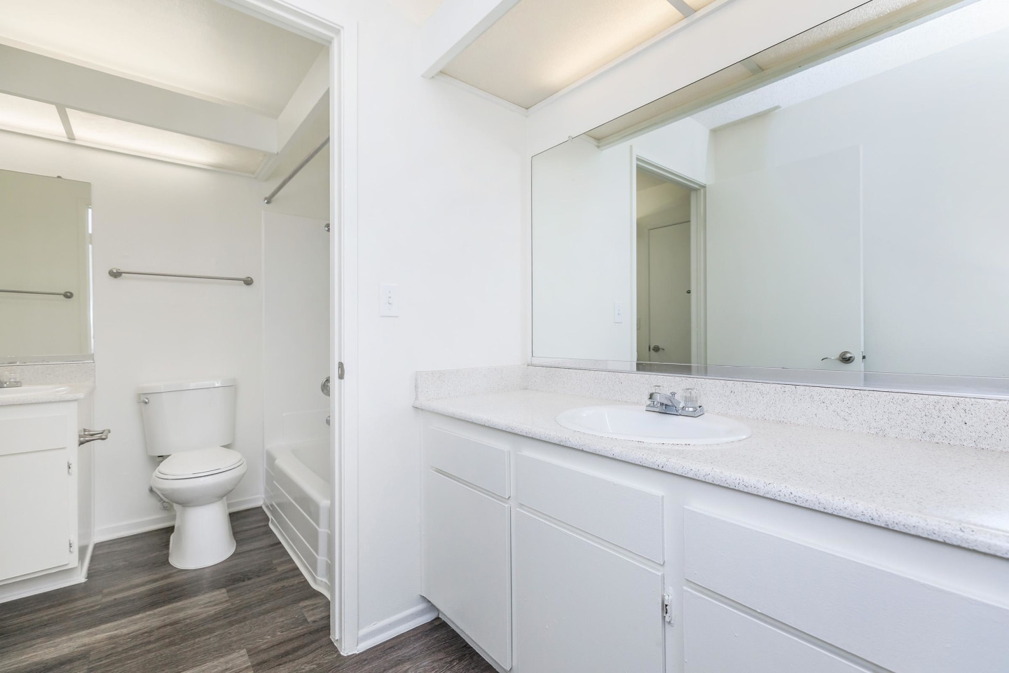 Country Hills Apartment Homes Image 42