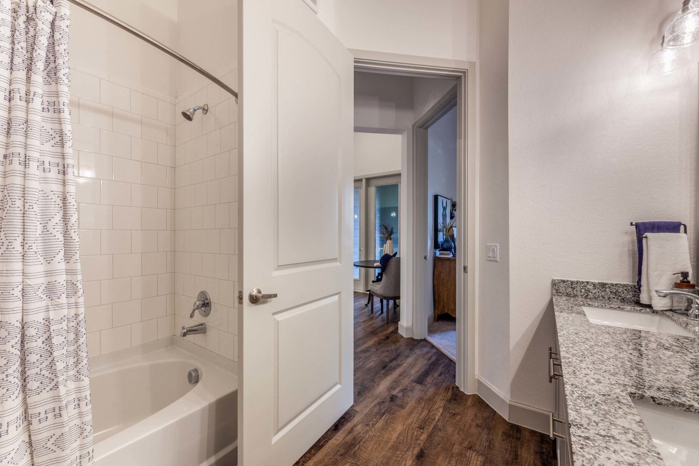 Luxia Craig Ranch Image 18