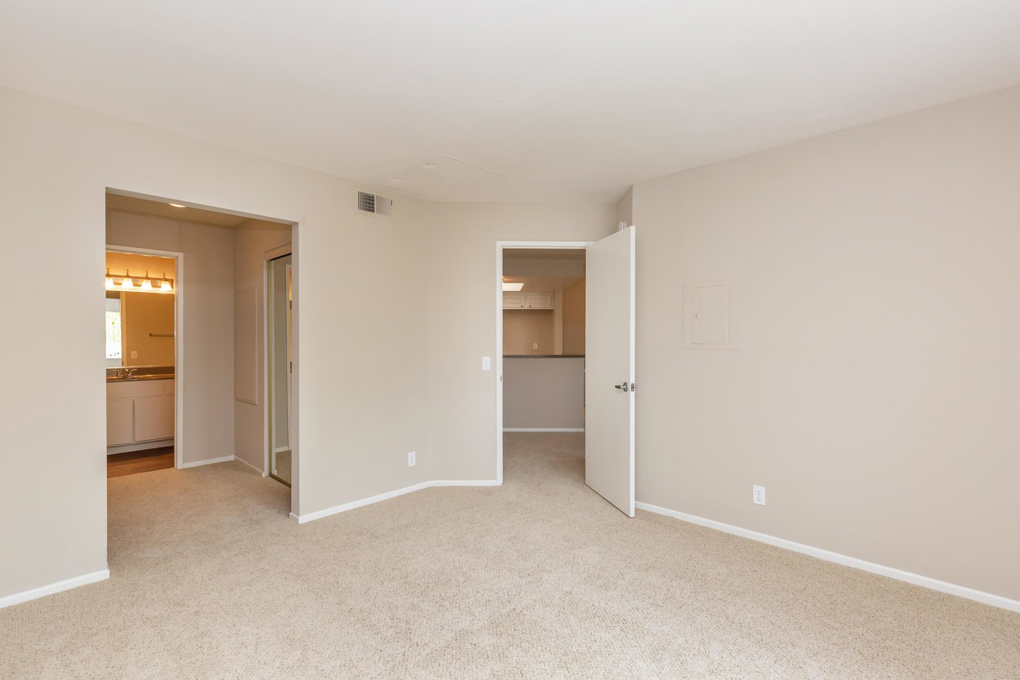 Wood Canyon Villa Apartment Homes Image 33
