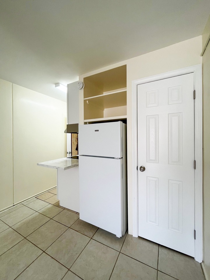 1315 Heulu Apartments Image 4