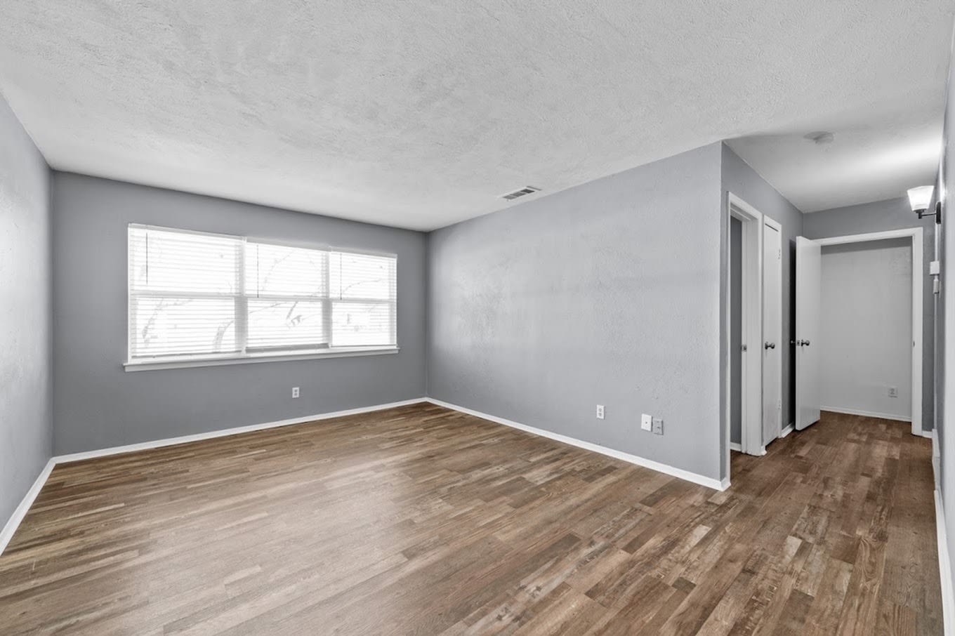 The Weston Apartments - Student Housing Image 6