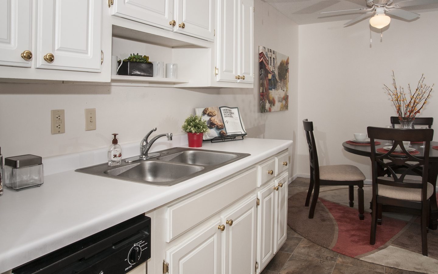 Seasons Park Apartments Image 1