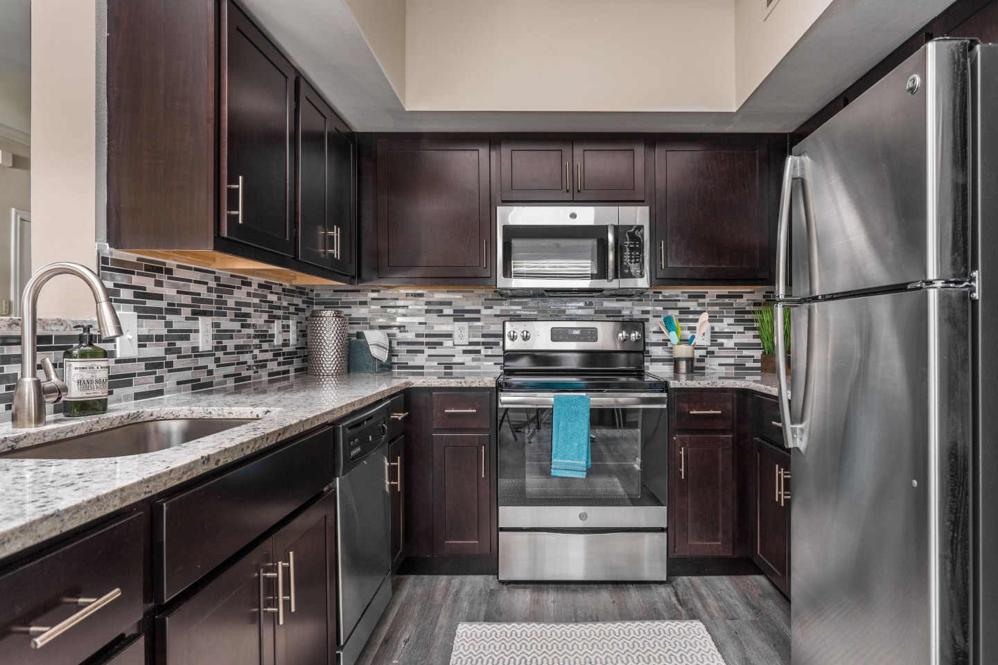 Oxmoor Apartment Homes Image 4