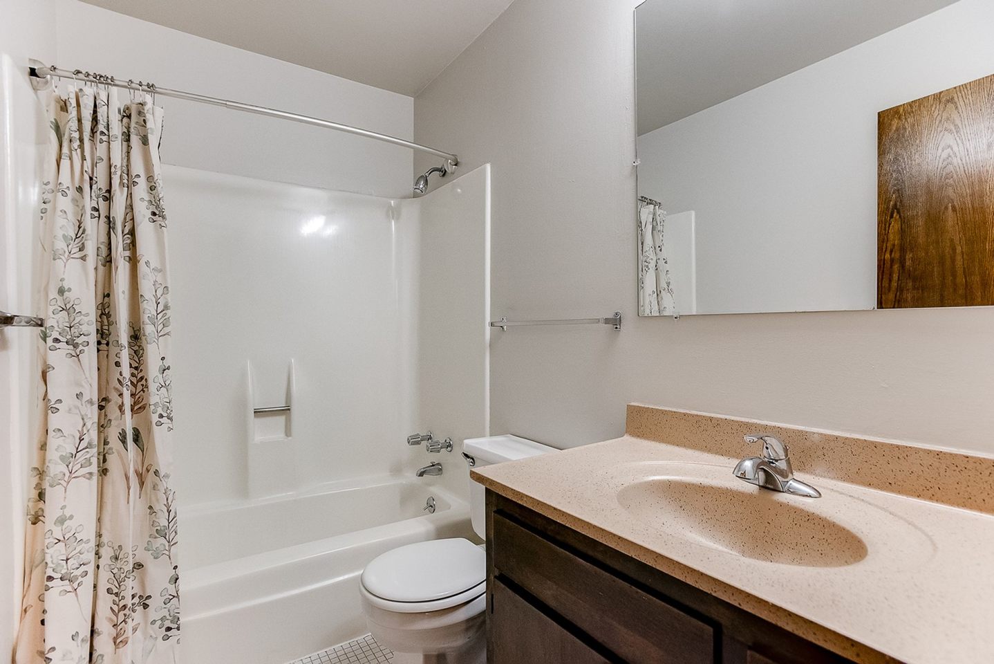 3727 Foss Road Image 16