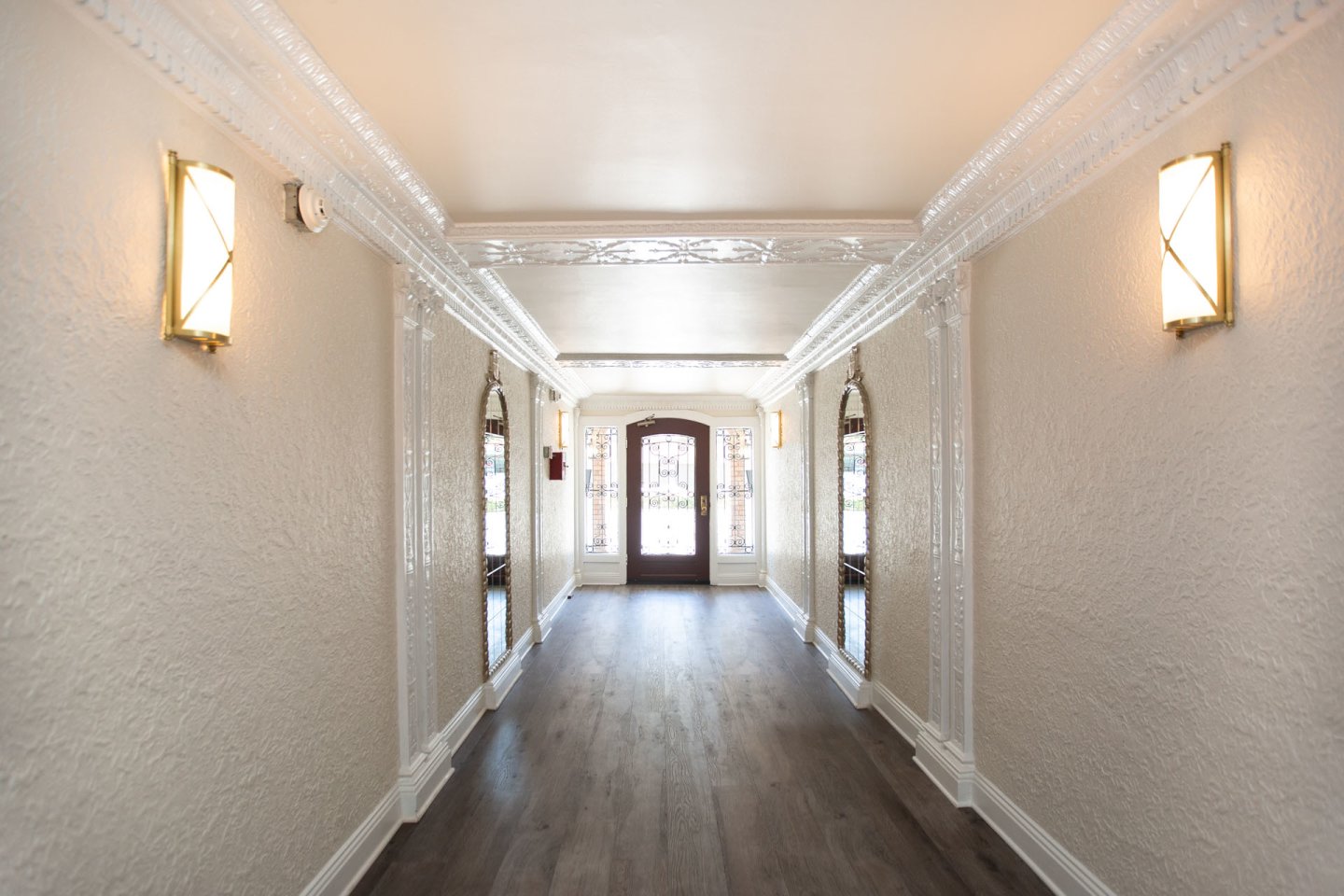 1610 LOMBARD Street Image 32