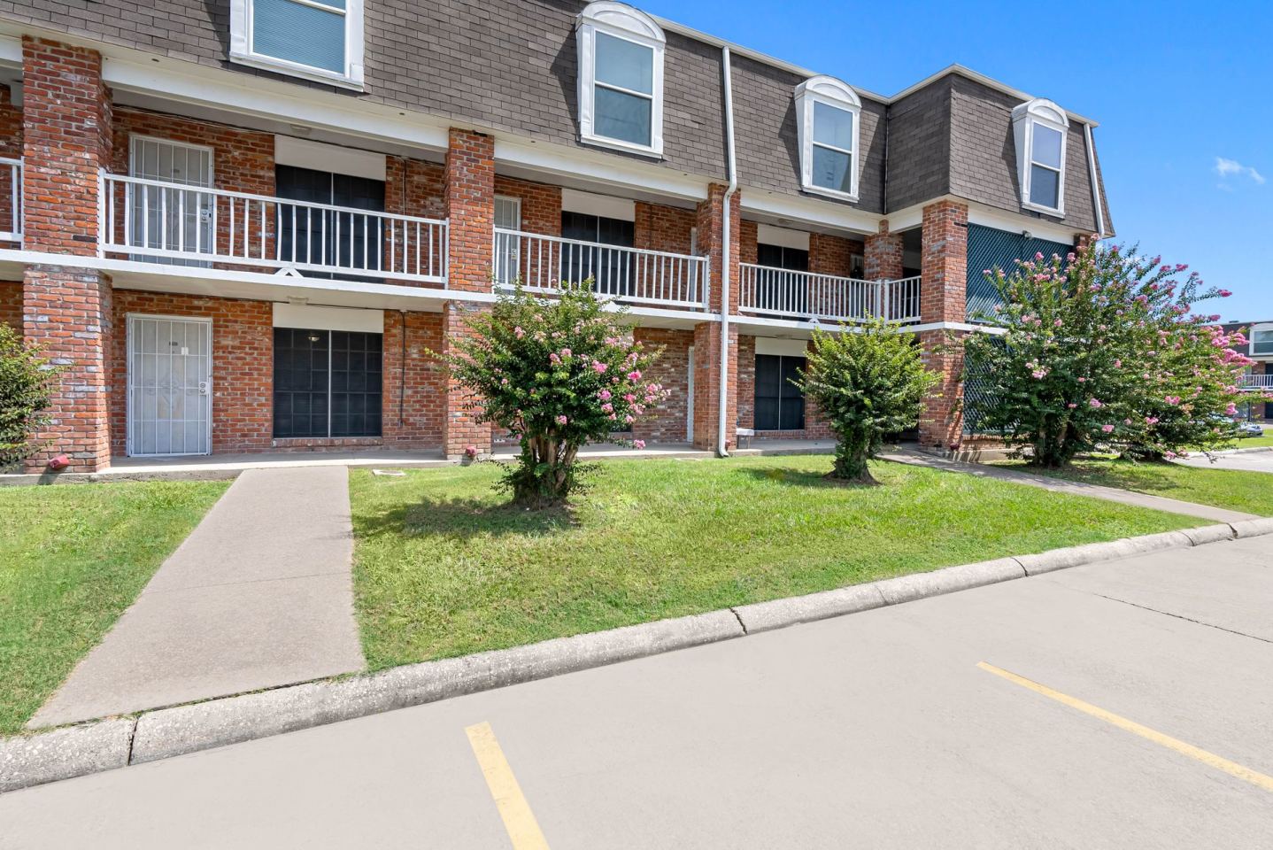 Bellemont Victoria I Apartments Image 13