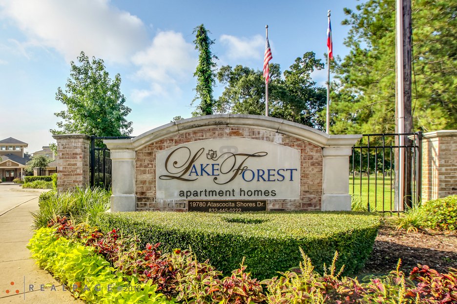 Lake Forest Image 24