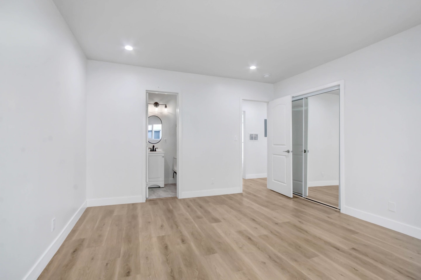 8534 - 8538 Colgate Image 7
