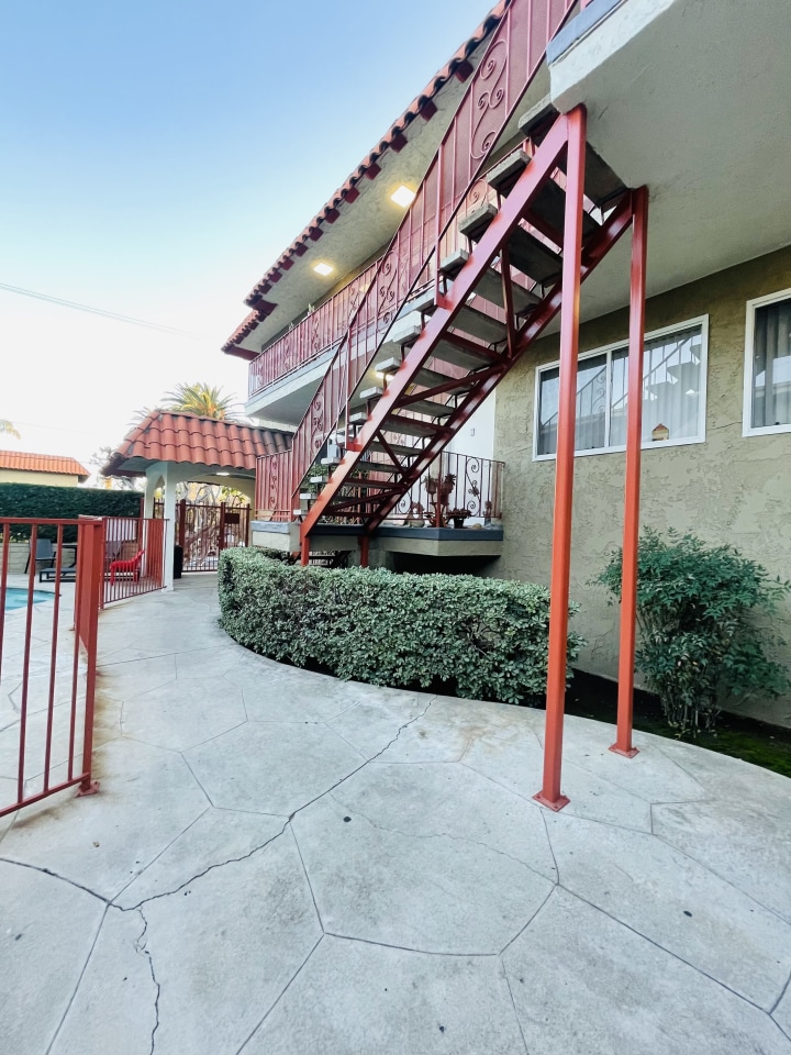 10535 Rose Avenue Image 16