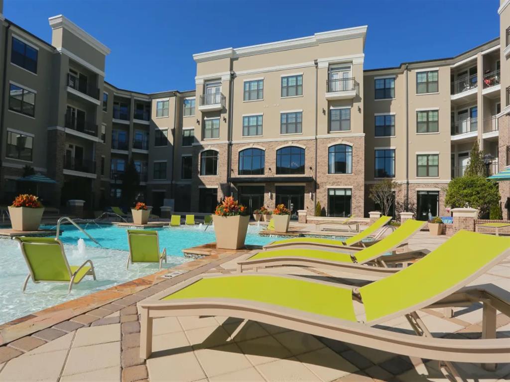 2370 Main at Sugarloaf Image 2