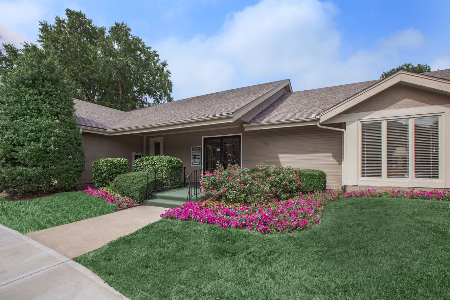 Active Adult - Cloverset Valley Apartment Homes Image 21